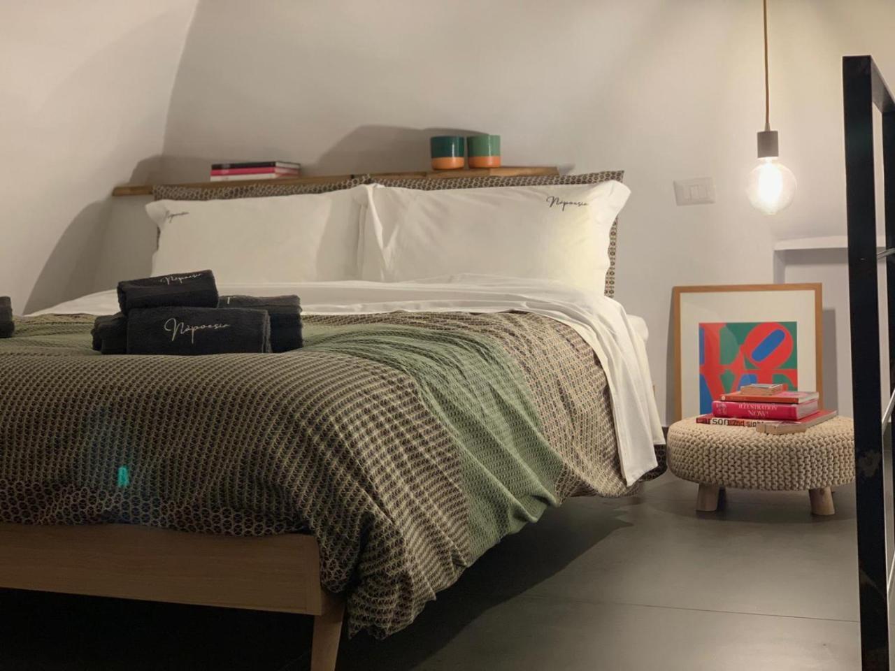 Appartamento Nàpoesia Duomo House Napoli Esterno foto